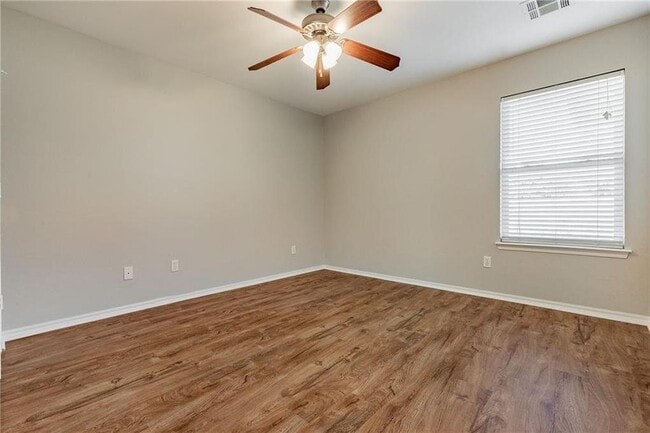 Building Photo - 1004 Mollie Rausch Ln