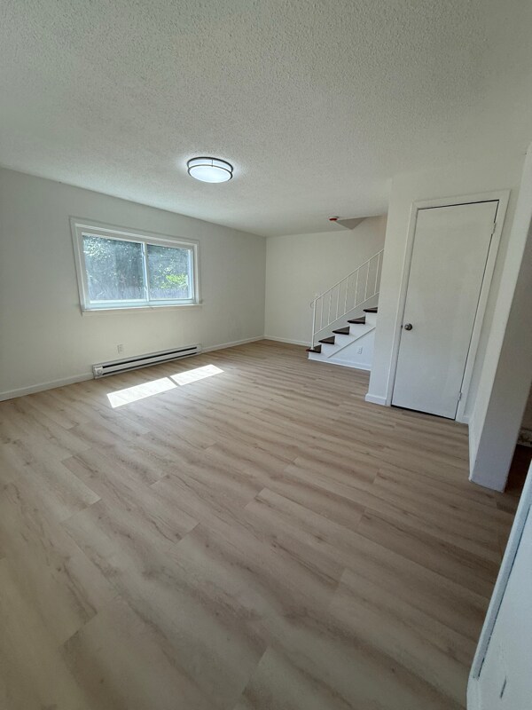 Building Photo - 109 6th Ave