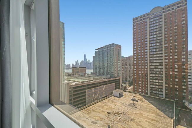 Building Photo - 75 Park Ln S
