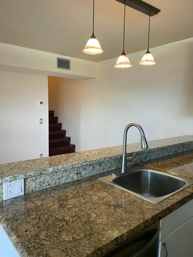 Building Photo - 22976 Oxford Pl