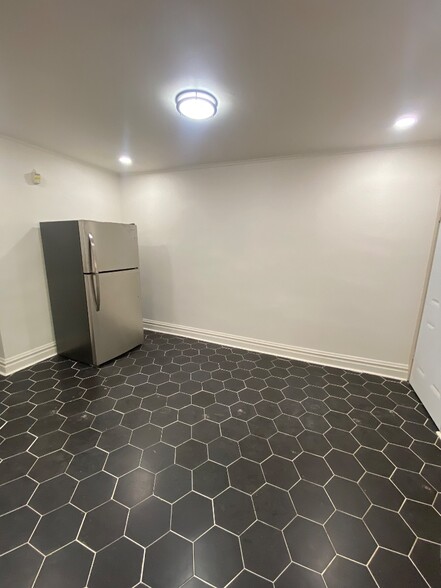 Building Photo - 4746 S Grand Blvd