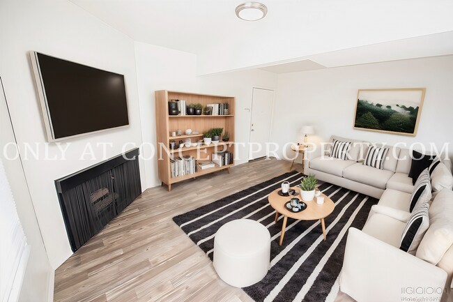 Interior Photo - 435 E Warnock Ave