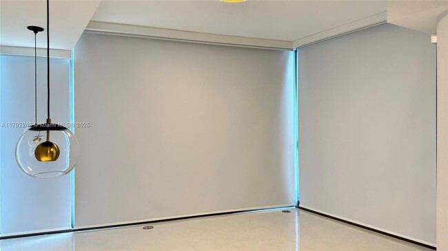 Building Photo - 15701 Collins Ave