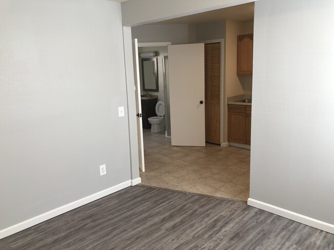 Building Photo - 841 Sonoma Ave