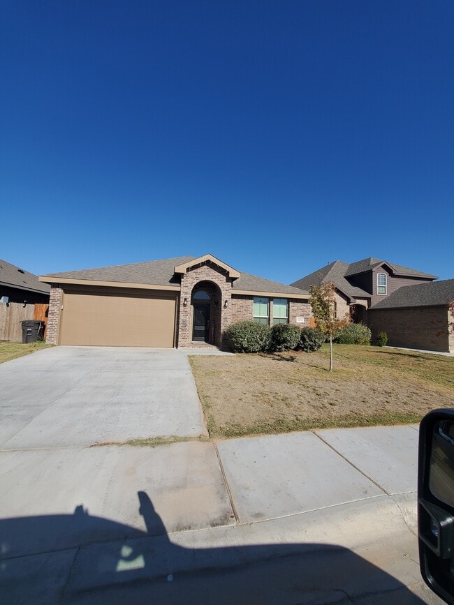 Building Photo - 103 Shadow Mountain Dr