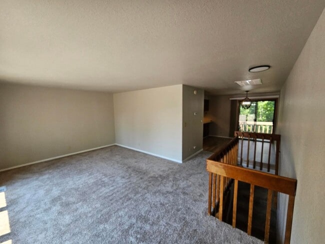 Building Photo - ? WINTER SPECIAL! ? Get $300 OFF for the f...