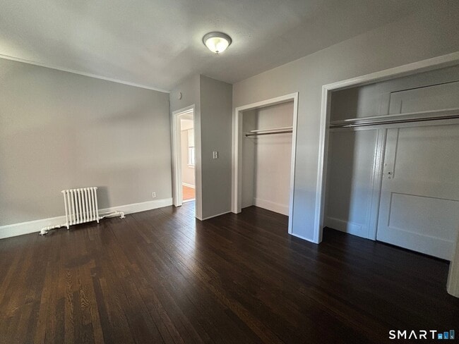 Building Photo - 52 Hoyt St