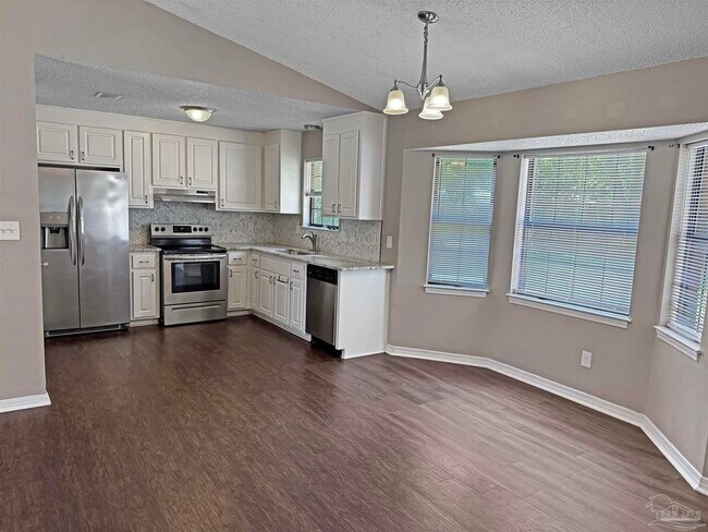 Building Photo - 7524 Sandy Creek Dr