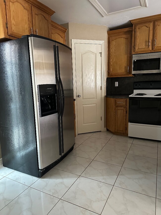 Building Photo - 1837 Tierra Dulce Dr