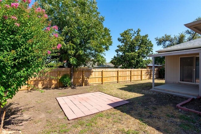 Building Photo - 2321 Friarcreek Loop