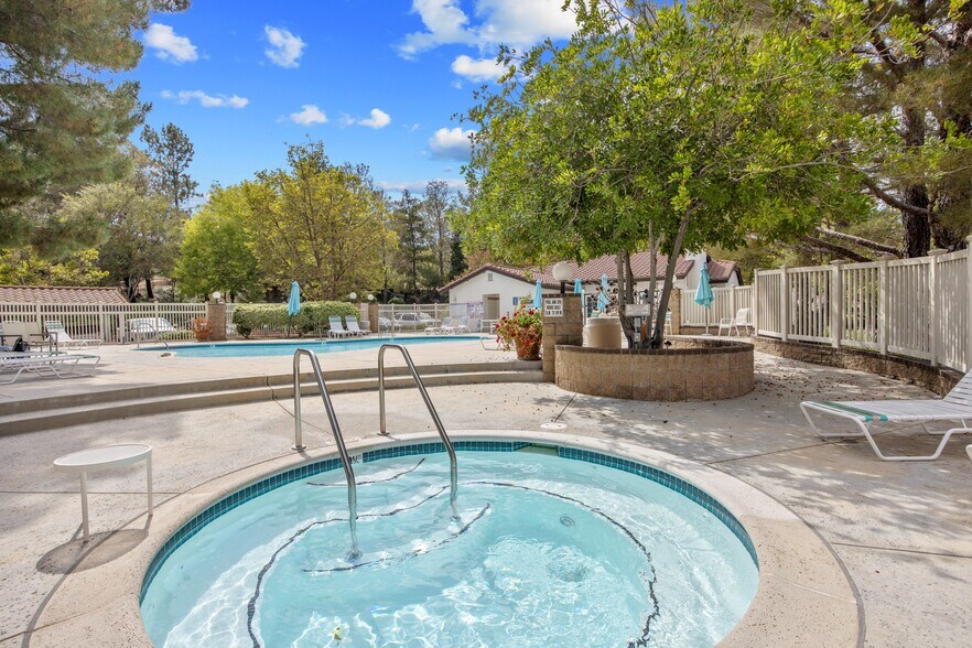Building Photo - 5530 Spanish Oak Ln