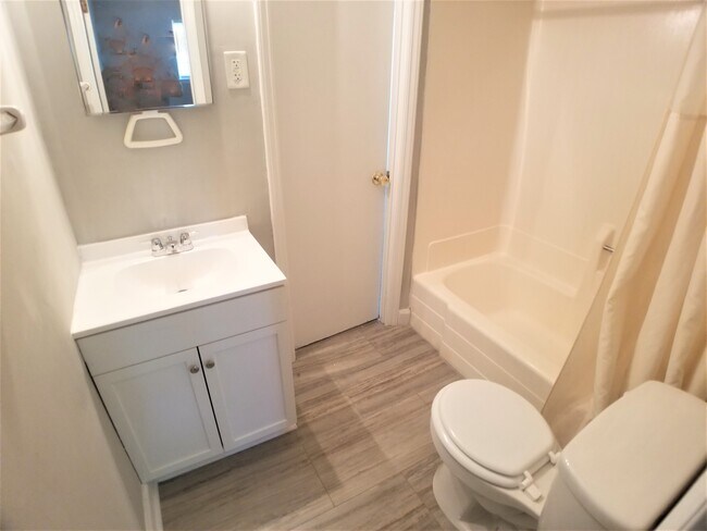 Building Photo - 815 Raleigh St