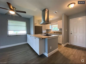 Building Photo - 2203 Gladiola Dr