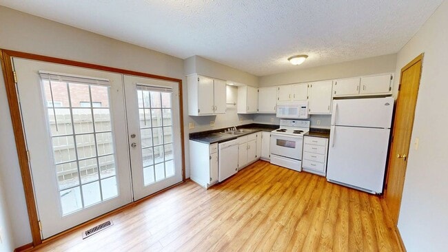 Building Photo - 6468 Cranston Way