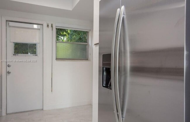 Building Photo - 9455 Bay Harbor Terrace