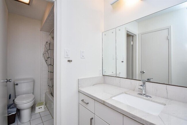 Building Photo - 7819 Candle Ln
