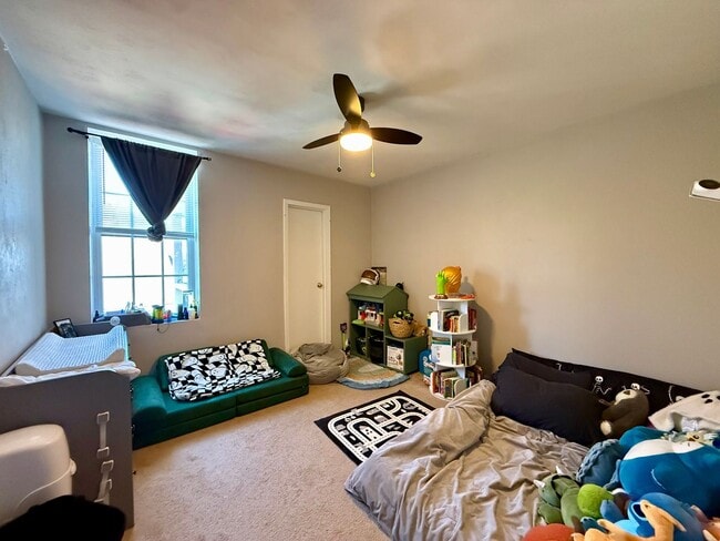 Building Photo - Charming 2-bedroom, 1-bath condo in the heart of Ghent
