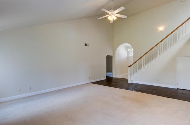 Building Photo - 8437 N Recreation Ave