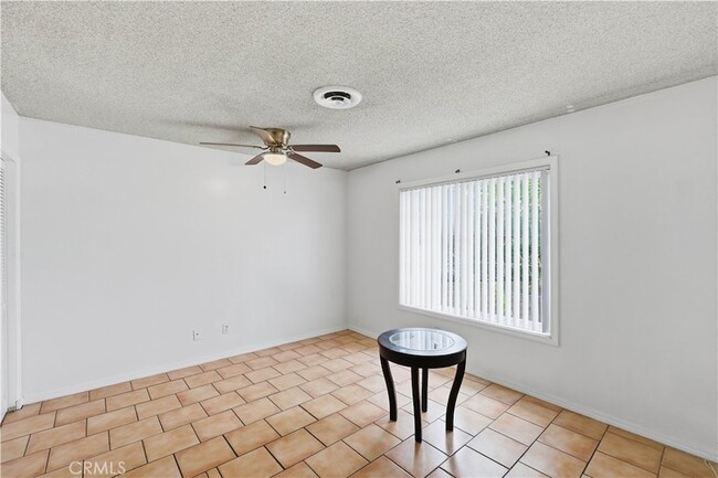 Building Photo - 3920 El Camino Dr