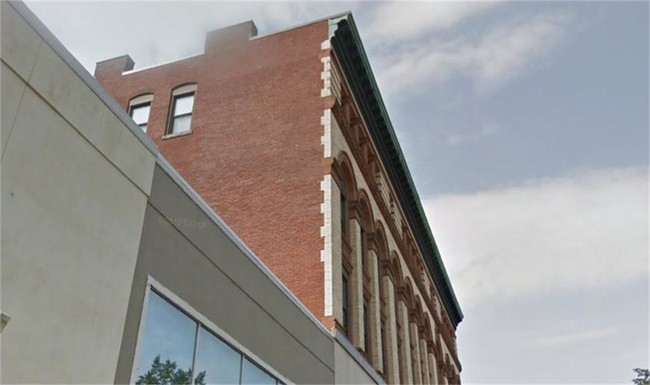Building Photo - 470 Main Street