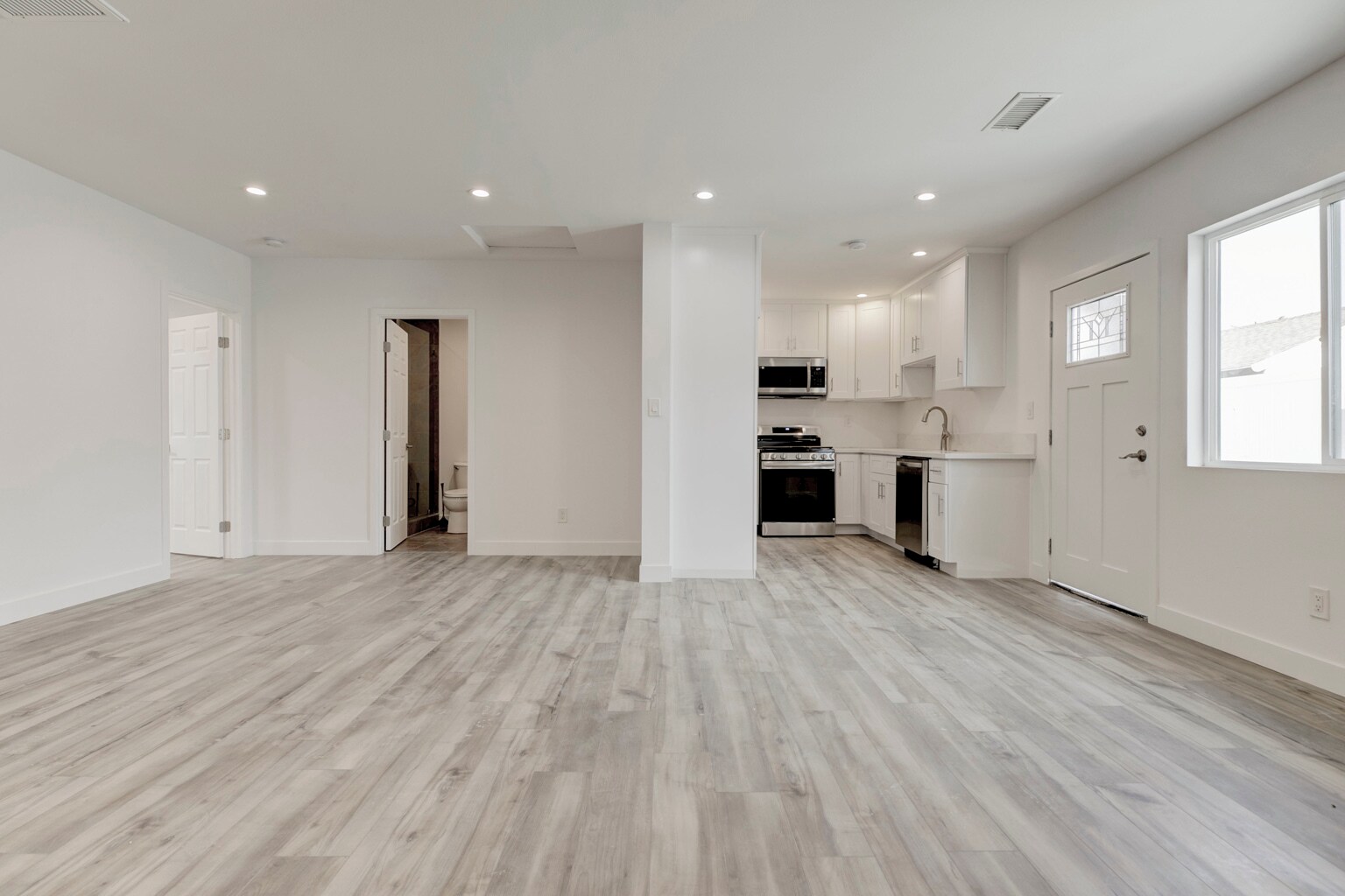 Building Photo - 11324 Haskell Ave