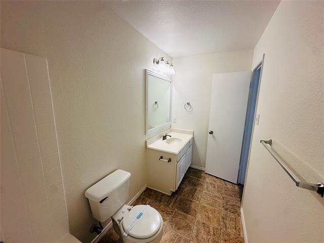 Building Photo - 421 Sandy Creek Dr