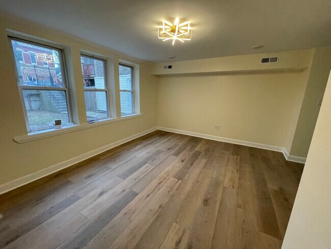 Building Photo - 2227 W Cullerton St