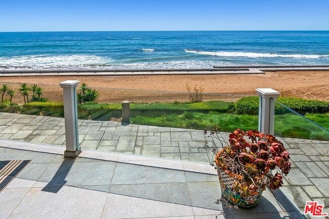 Building Photo - 11874 S Beach Club Way