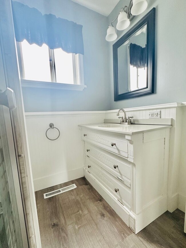 Building Photo - Gorgeous Kalispell home with Historical Charm