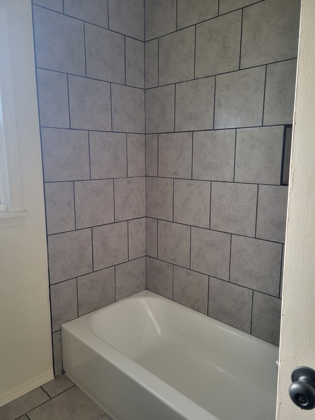 Building Photo - 3506 S Jamestown Ave