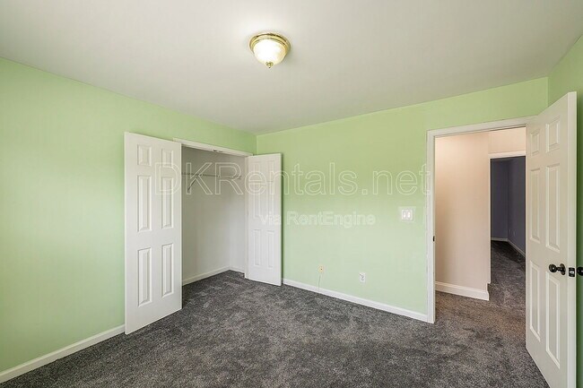 Building Photo - 1540 Hampton Hollow Dr