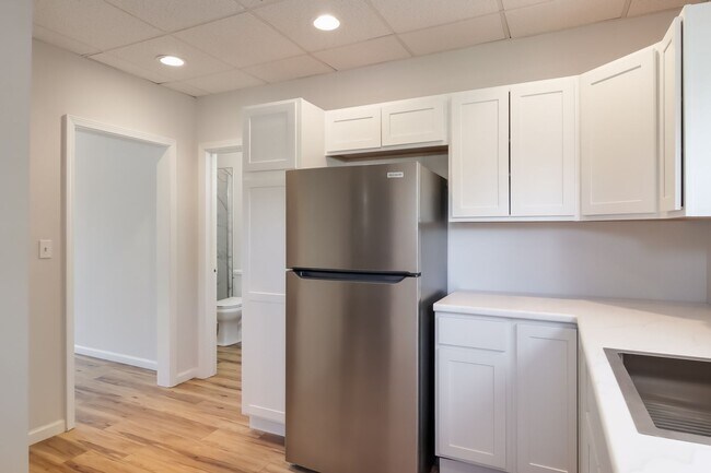 Building Photo - Downtown Traverse City Rental – 1BR Street...