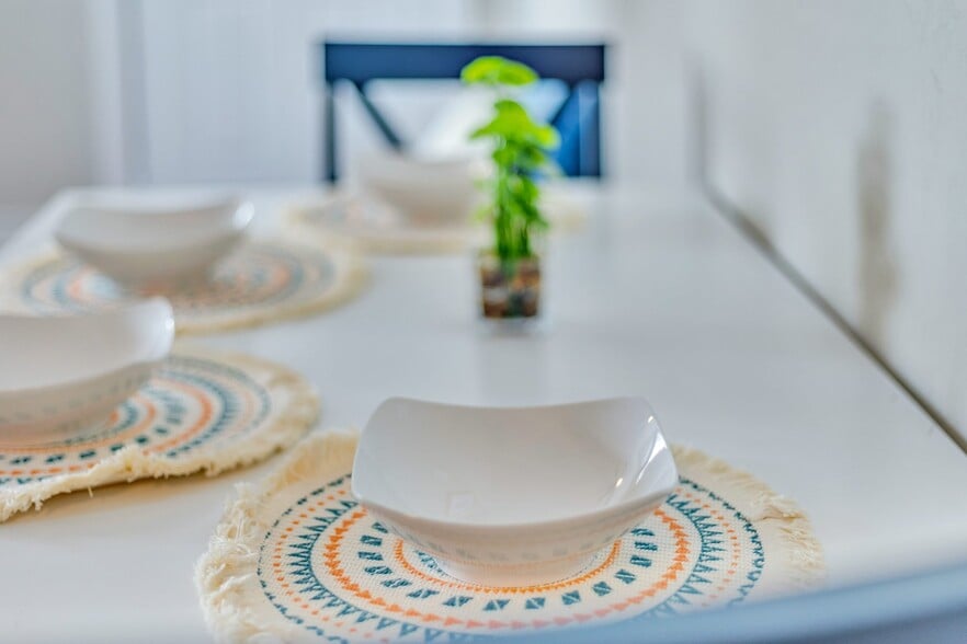 Building Photo - 1329 Walker Ave