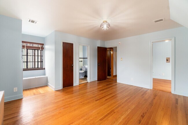 Building Photo - 2314 Palisade Ave