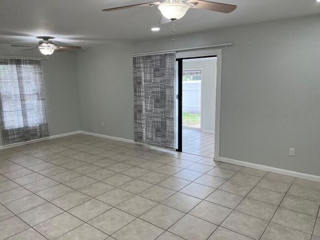 Building Photo - Beautiful 3BR Home in Central Tampa – Move-In Ready!