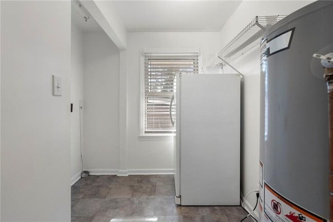 Building Photo - 3088 Majestic Cir