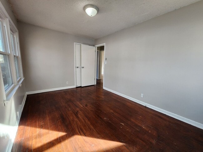 Building Photo - Spacious 3-Bedroom, 2-Bathroom Home AVAILABLE NOW!!