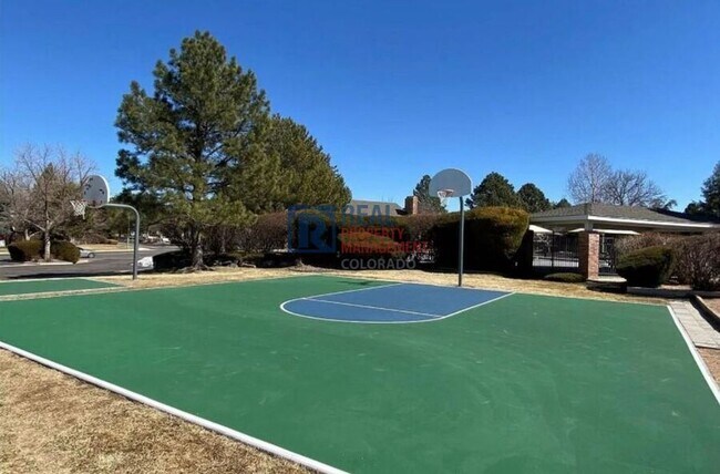 Building Photo - 10010 Irving St