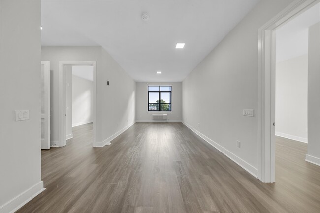 Building Photo - 121 34th St