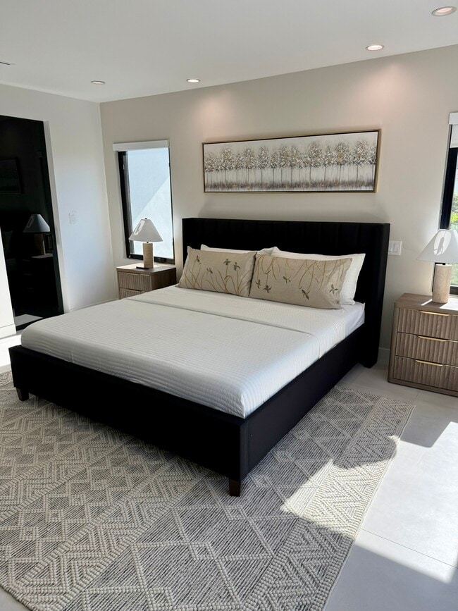 Building Photo - 201 Bedford Dr