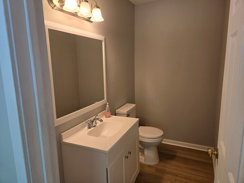 Main level 1/2 bath - 126 Luden Dr