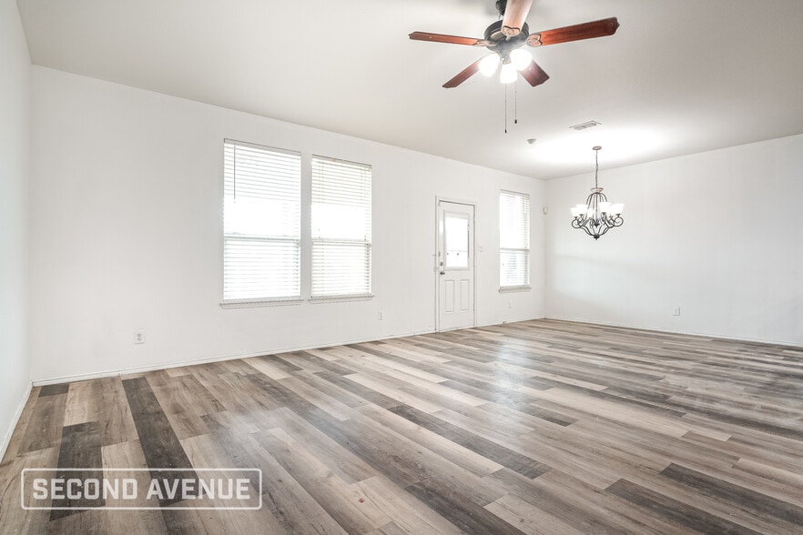 Building Photo - 1420 Abby Creek Dr