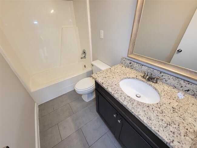 Building Photo - 8530 Quail Burg Ln