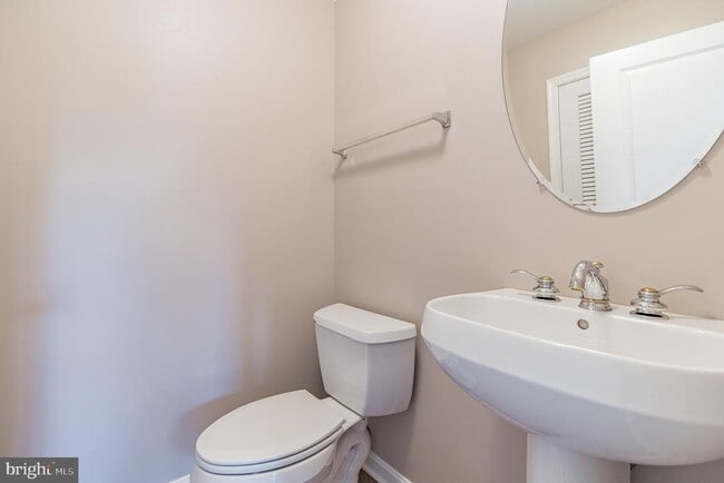 Building Photo - 9240 Cascade Falls Dr