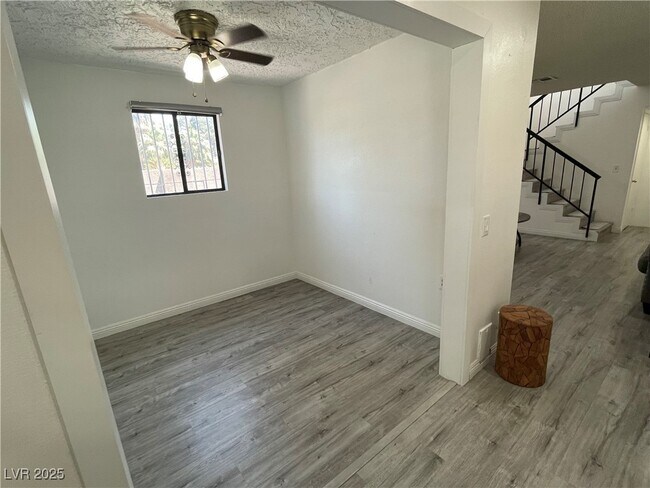 Building Photo - 5005 Celebrity Cir