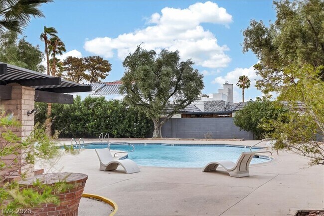Building Photo - 3137 Bel Air Dr