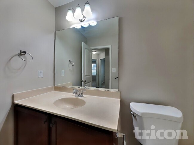 Building Photo - 295 New Castle Ln