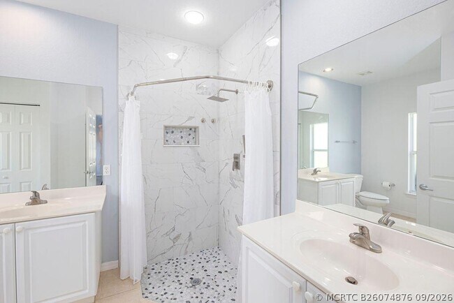 Building Photo - 1864 S Dovetail Dr