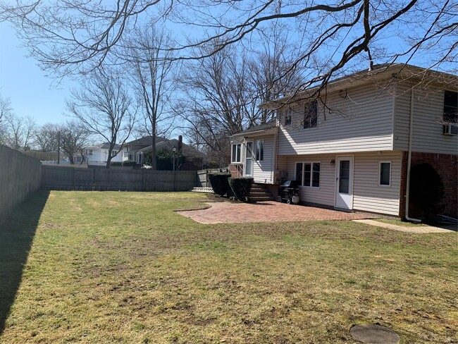 Building Photo - 14 Glendale Dr