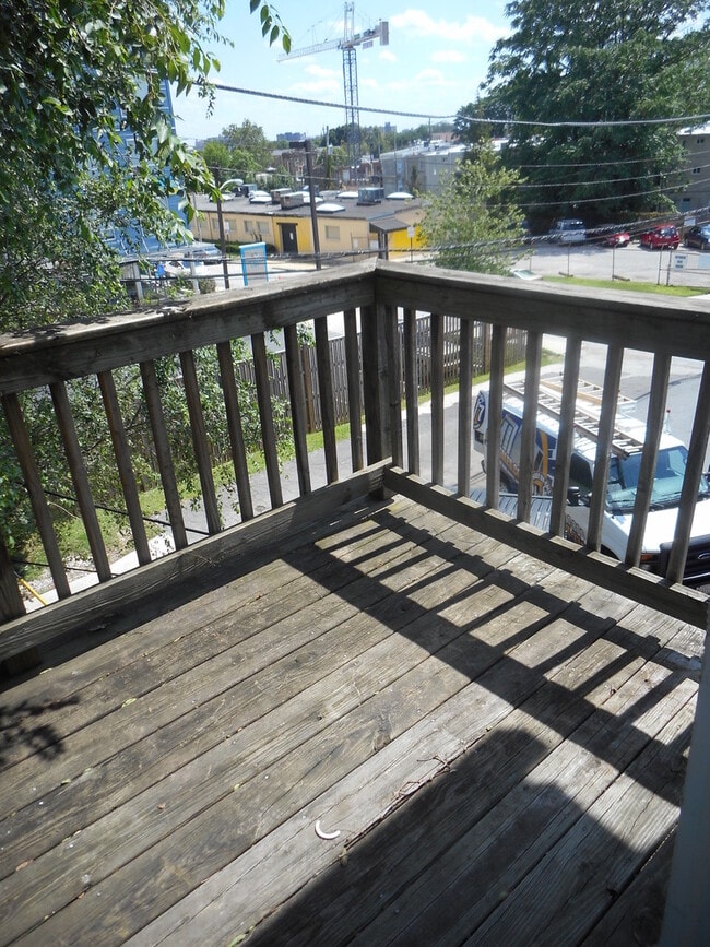 Building Photo - 2026/2027 JHU Off-Campus Awesome 6bd/3ba spacious and CAC! Available 6/15